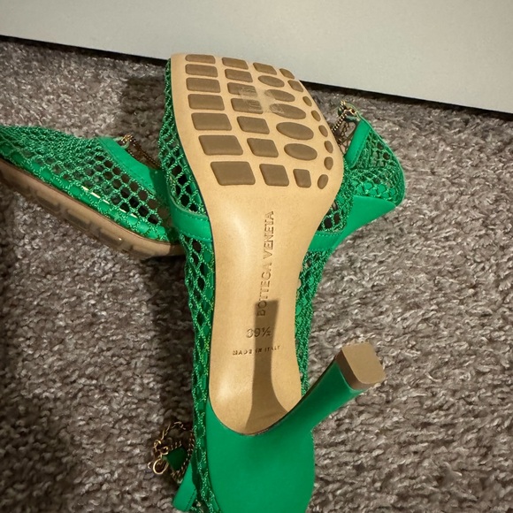 Bottega Veneta Emerald Green Mesh Square-Toe Slingback Heels - Picture 6 of 7